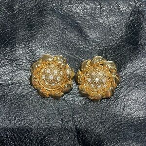 Nina Ricci gold clip on earrings